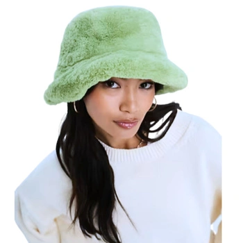 Kapelusz damski Asos ze sztucznego futerka zimowy bucket r. M/L