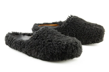 Kapcie damskie Delicatelove. Knokke wełniane pantofle czarne