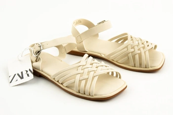Sandały dziewczęce ZARA płaska podeszwa plecione paski ecru
