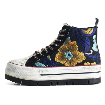 Buty damskie Desigual Crush Sequins tramki haftowane z cekinami