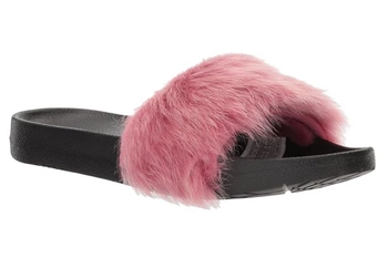 Klapki damskie UGG Royale z futerkiem czarno różowe