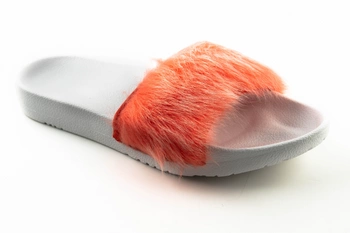 Klapki damskie UGG Royale z futerkiem morelowe