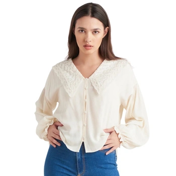 Bluzka damska Zara kremowa oversize z dużym kołnierzem